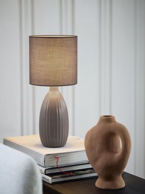 PR Home Uno bordslampa Nougat 37 cm
