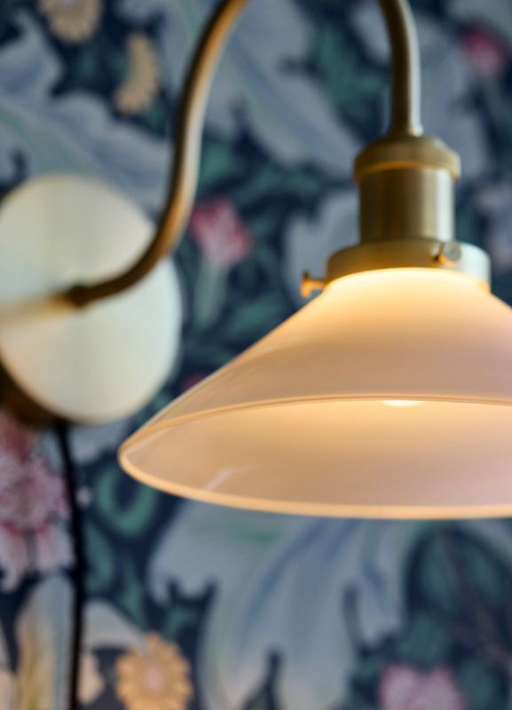 PR Home Axel Vägglampa Opal 25 cm