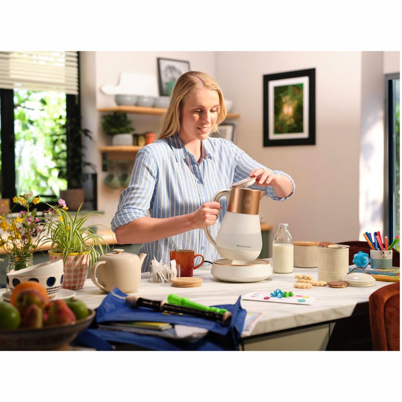 Russel Hobbs Vattenkokare  27450-70 Calm Kettle  1,7l  2400W  Tyst Kokning