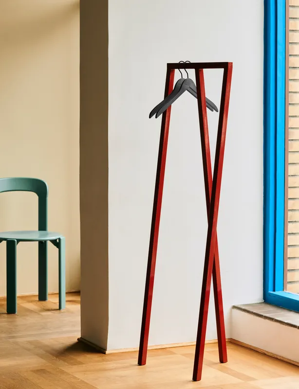 HAY Loop Stand Hall klädhängare Maroon red