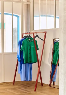 HAY Loop Stand Wardrobe klädhängare Maroon red