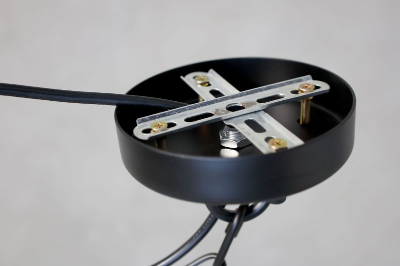 Chiq Antique Versailles Ljuskrona med droppformade glasprismor