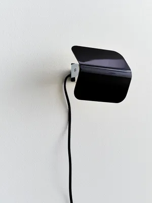 HAY Apex vägglampa Iron black