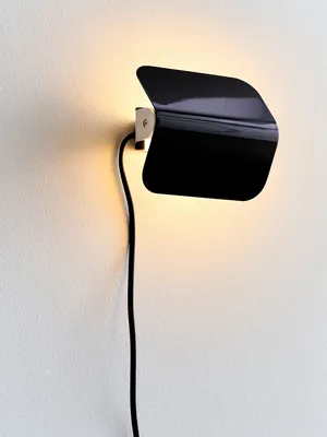 HAY Apex vägglampa Iron black