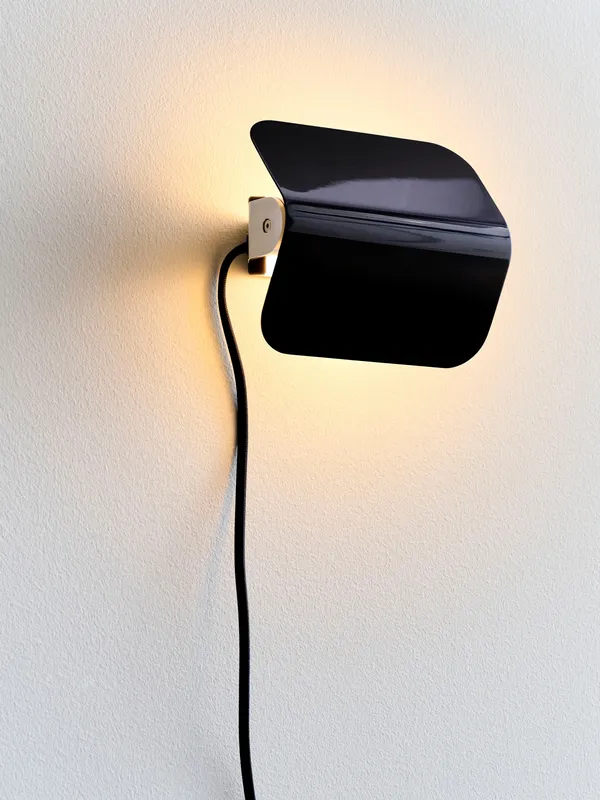 HAY Apex vägglampa Iron black