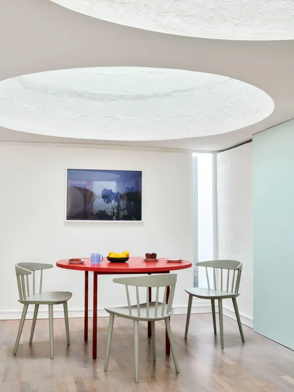 HAY J104 stol, Warm grey lacquered beech