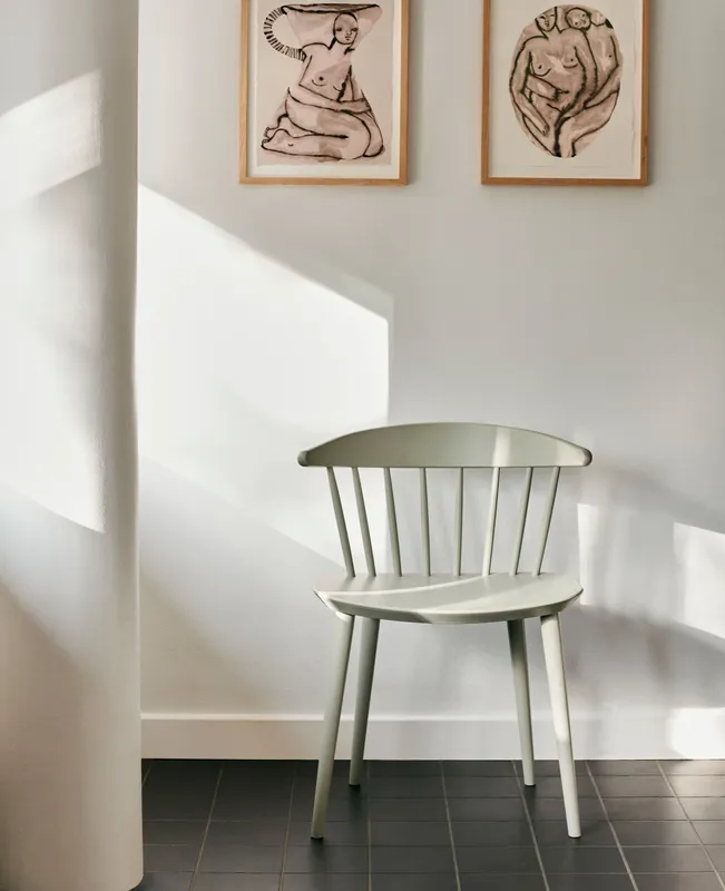 HAY J104 stol, Warm grey lacquered beech