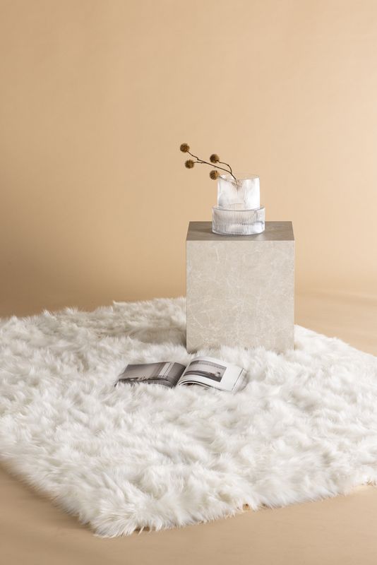 Venture Home Katy Vit Fuskpälsmatta 230x160 cm