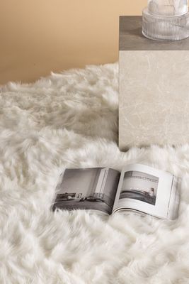 Venture Home Katy Vit Fuskpälsmatta 230x160 cm