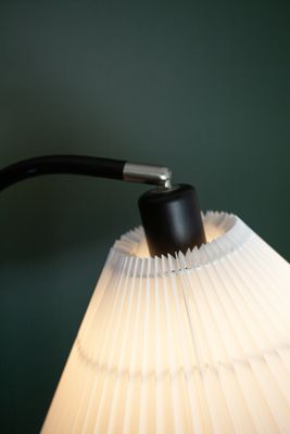 Halo Design MEDINA Floor Golvlampa Vit, Svart 135 cm