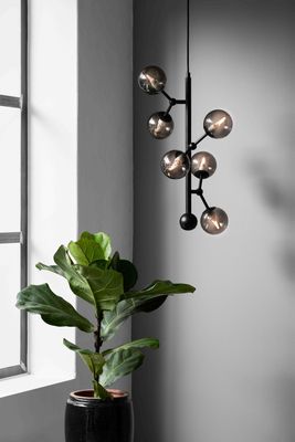Halo Design ATOM Vertical Pendellampa Svart, Rök Ø31 cm