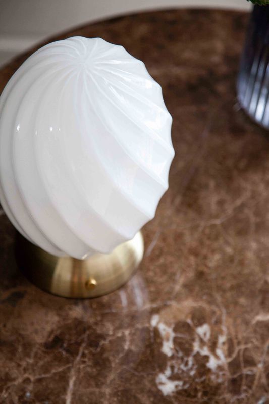 Halo Design Twist Oval Bordslampa Opal, Mässing 22 cm