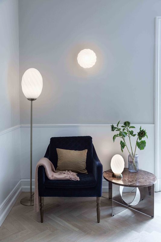 Halo Design Twist wall/ceiling Vägglampa Opal, Mässing Ø25 cm