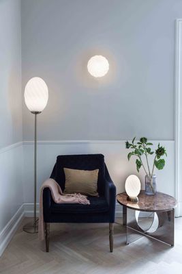 Halo Design Twist Oval Bordslampa Opal, Mässing 22 cm