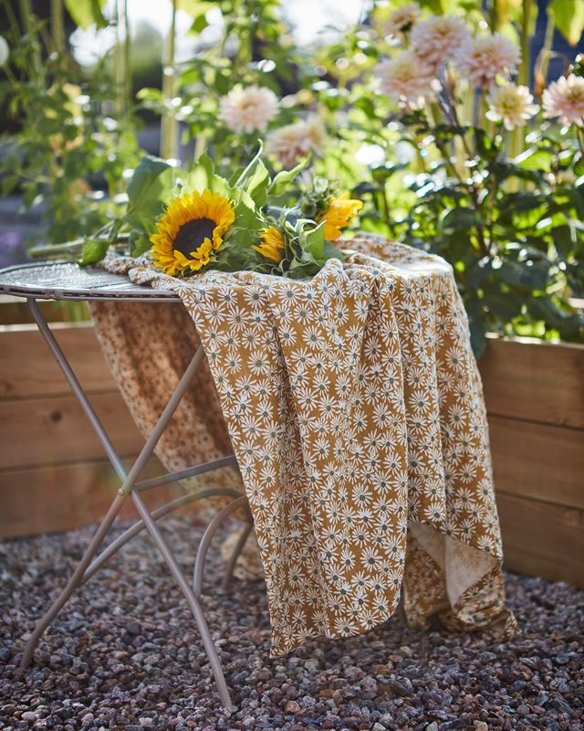 Affari of Sweden ELSA Bordsduk, Senapsgul/Elfenben/Grön