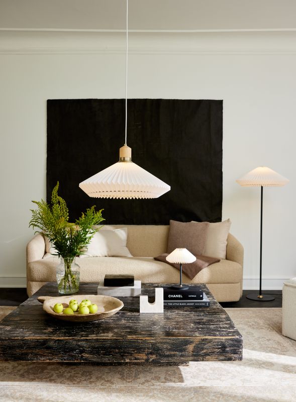 Halo Design Paris - Golvlampa Vit, Svart 140 cm