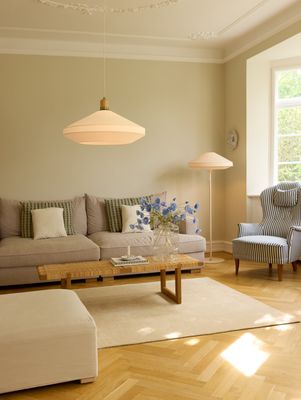 Halo Design Paris Floor Golvlampa Creme 140 cm