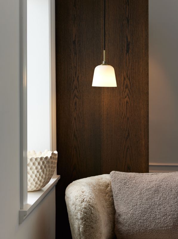 Halo Design Room 49 pendent Pendellampa Antik mässing, Opal Ø15 cm