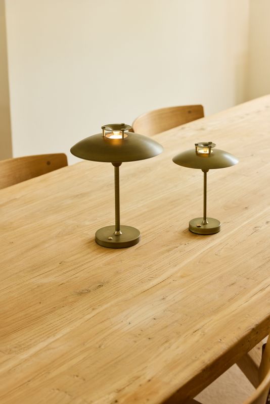 Halo Design Stepp Portable Bordslampa Antik mässing 23 cm