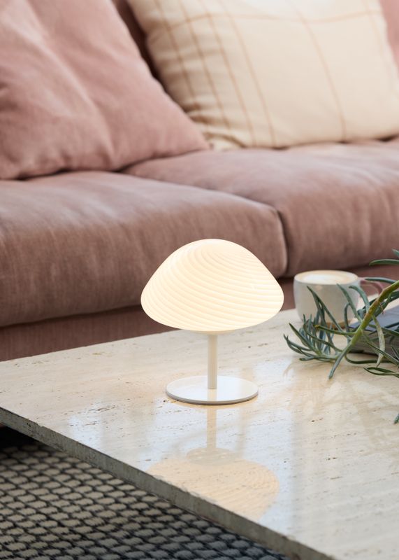 Halo Design Mini Mush Bordslampa Opalic, Vit 17 cm