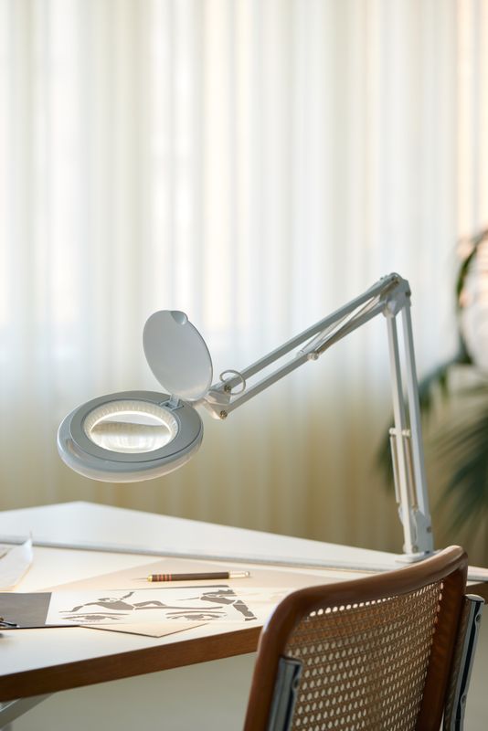 Halo Design Magni Archi clip Bordslampa Vit 50 cm