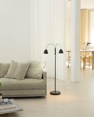 Halo Design Room Floor Golvlampa Svart 140 cm