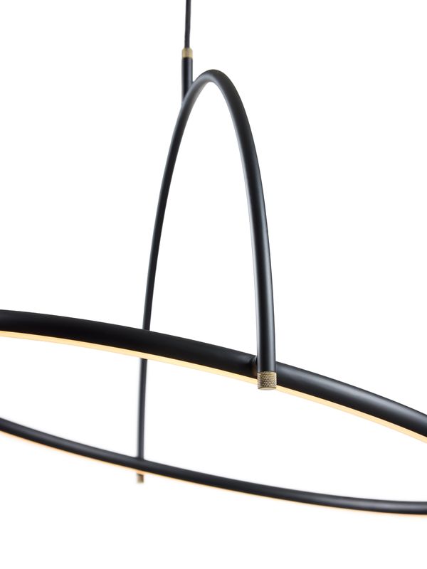 Halo Design Tilt chandelier Pendellampa Svart Ø40 cm