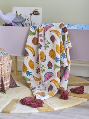 Bloomingville Fruitta pläd flerfärgad 160x130 cm