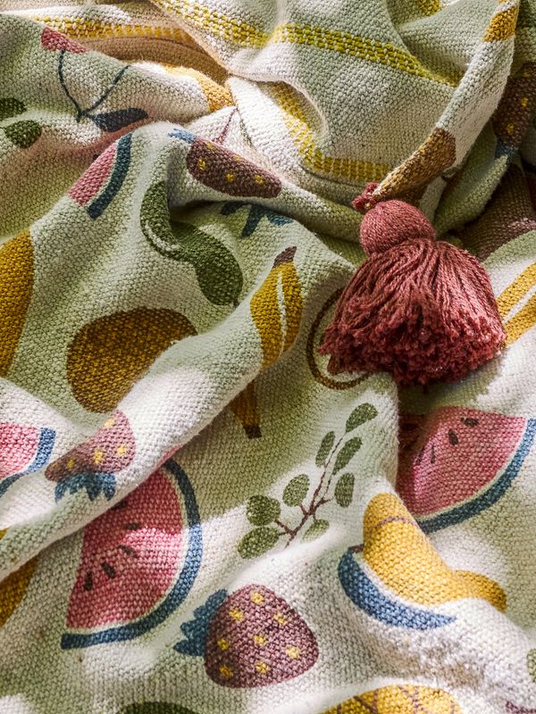 Bloomingville Fruitta pläd flerfärgad 160x130 cm