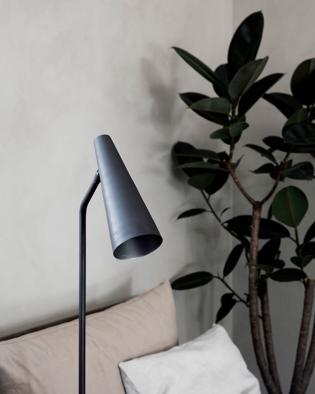 House Doctor Precise Golvlampa Mattsvart