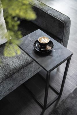 By Boo Edge Sidobord Svart