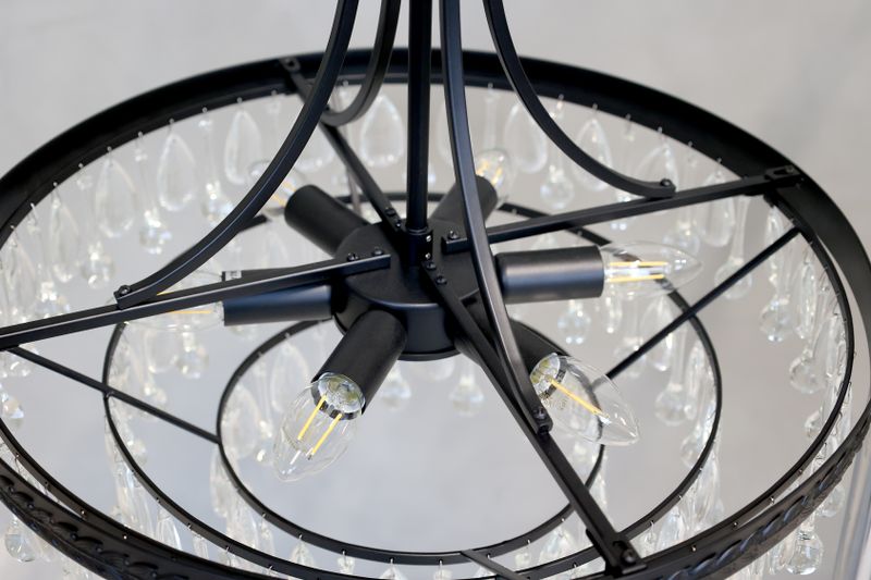 Chiq Antique Versailles Ljuskrona med droppformade glasprismor