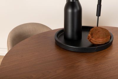 Venture Home Bianca & Velvet Runt Matbord ⌀110 Valnöt + 4 st Matstolar Beige