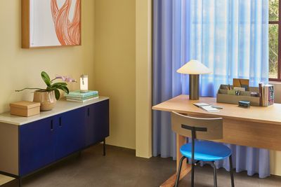 Hübsch Orbit Bordslampa Mörkgrön