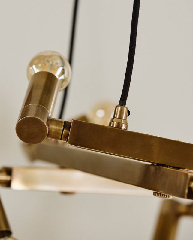 Nordal Ljuskrona i Mässing för 10 Lampor