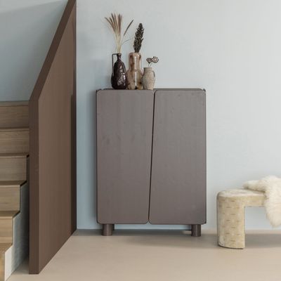 WOOOD ROOT 2-Dörrars Skåp i Trä Truffle Brun