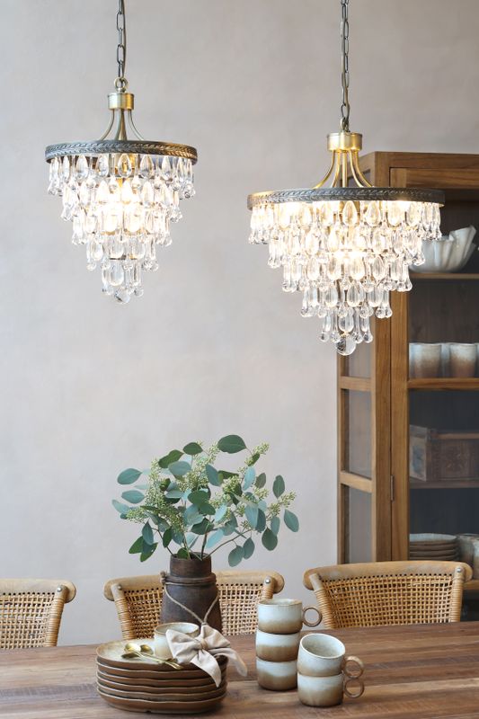 Chiq Antique Versailles Ljuskrona med droppformade glasprismor