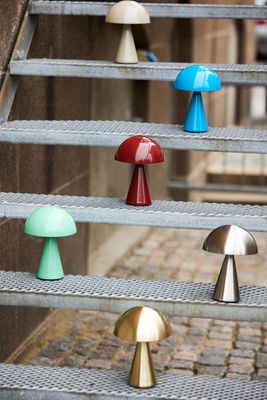 Hübsch Mush Portabel bordslampa Röd