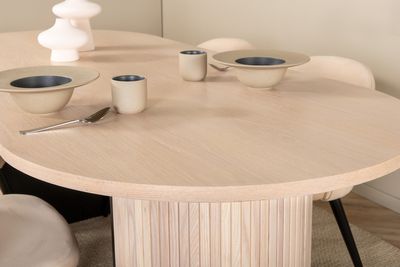 Venture Home Bianca & Velvet Ovalt Matbord 200 x 90 Vitputsad + 4 st Matstolar Beige