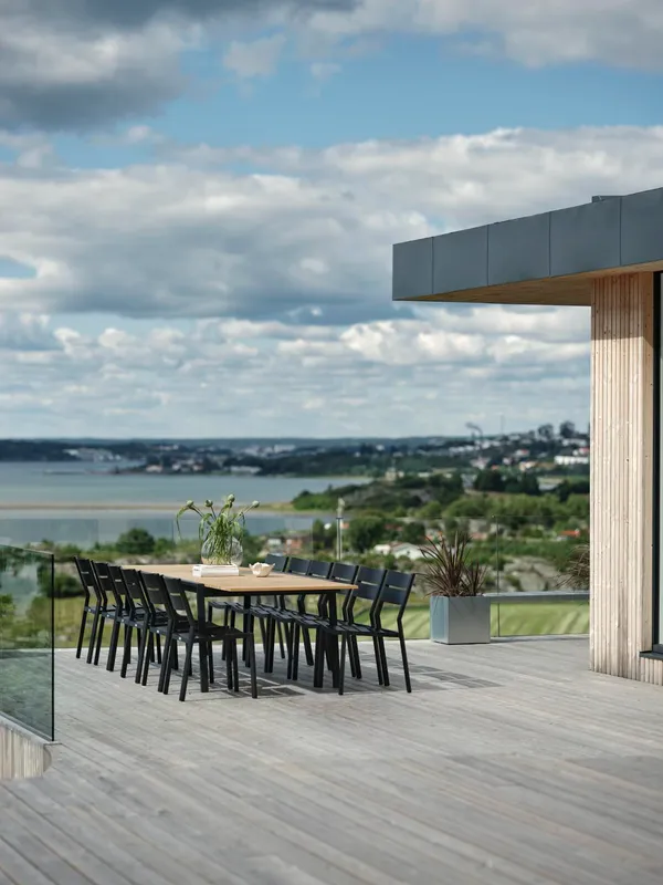 Brafab Naos matbord 100x220-320 cm svart/teak