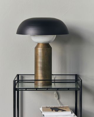 House Doctor Big Fellow Bordslampa Antik mässingsfärg