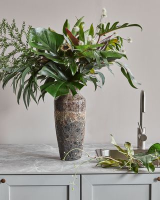 House Doctor Maya Vas Antikbrun Stengods