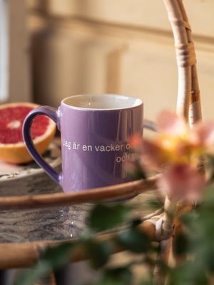 Design House Stockholm Astrid  Lindgren lila mugg Nr. 8