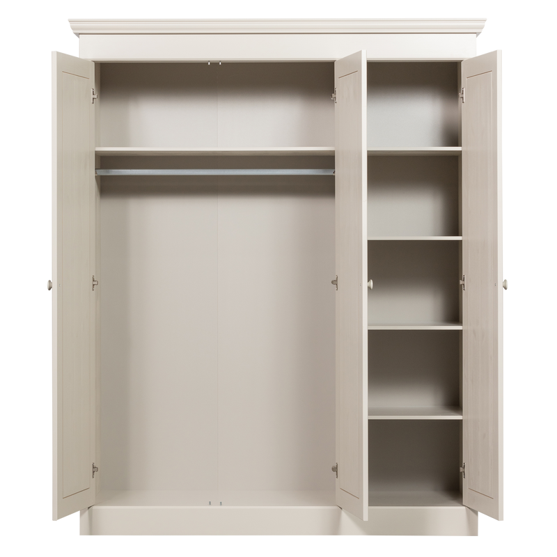 WOOOD Olivia Klädskåp i Granträ [FSC-certifierad]