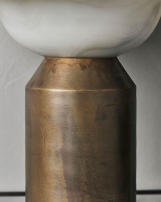 House Doctor Big Fellow Bordslampa Antik mässingsfärg