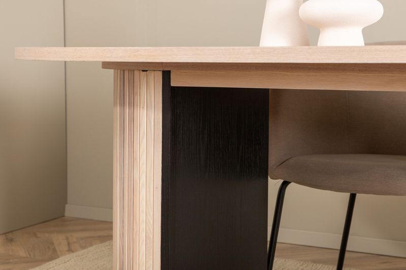 Venture Home Berit & Bianca 4 st Matstolar Beige + Ovalt Matbord 200 x 90 Vitputsad