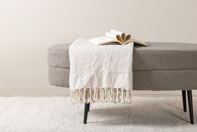 Venture Home Otto Ottoman Sittpuff i Greige Teddy