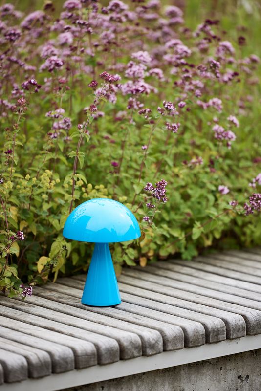 Hübsch Mush Bärbar bordslampa Blå