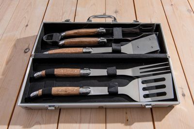 Laguiole By Hâws BBQ-set med 4 delar, handtag i ekträ