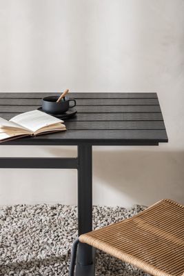 Venture Home Denver Matbord